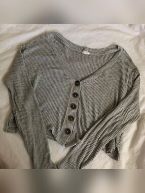 Garage Ribbed V-Neck Crop Top Oversized Knit Cardigan Light Gray Small